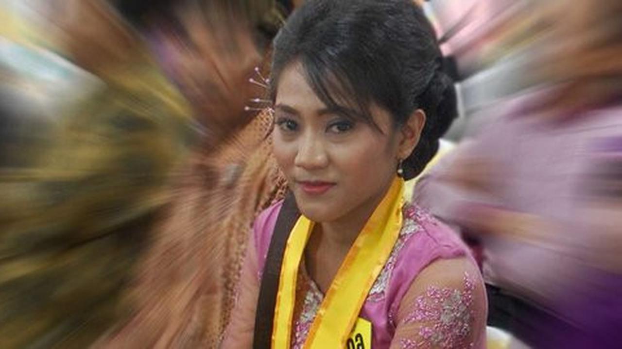 Jangan anggap remeh, meski seorang PRT wanita ini berprestasi