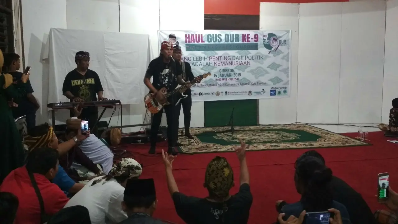 Saat Roy Jeconiah Hibur Gusdurian Cirebon