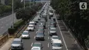 Sejumlah kendaran melintasi tol dalam kota di Jakarta, Senin (7/10/2019). Tahun depan, Badan Pajak dan Retribusi Daerah (BPRD) DKI Jakarta bisa memenjarakan penunggak pajak kendaraan bermotor dengan nilai diatas 100 juta. (Liputan6.com/Angga Yuniar)