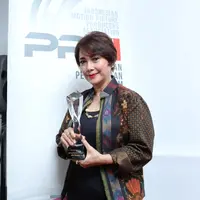 Widyawati Raih Penghargaan di Asia Pacific Film Festival (APFF) yang ke 59th. Serah terima penghargaan di Pusat Perfilman Haji Usmar Ismail, Kuningan, Jakarta Selatan, Kamis (16/1/2020). (Daniel Kampua/Fimela.com)