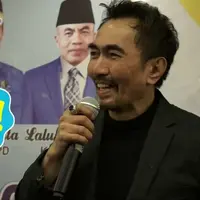 Mamin selaku ketua RW di padepokan Brajamusti di kampung Cikiray, Desa Sukamanah, Cisaat, Sukabumi mengaku terkejut dengan ditangkapnya Aa Gatot Brajamusti oleh polisi.