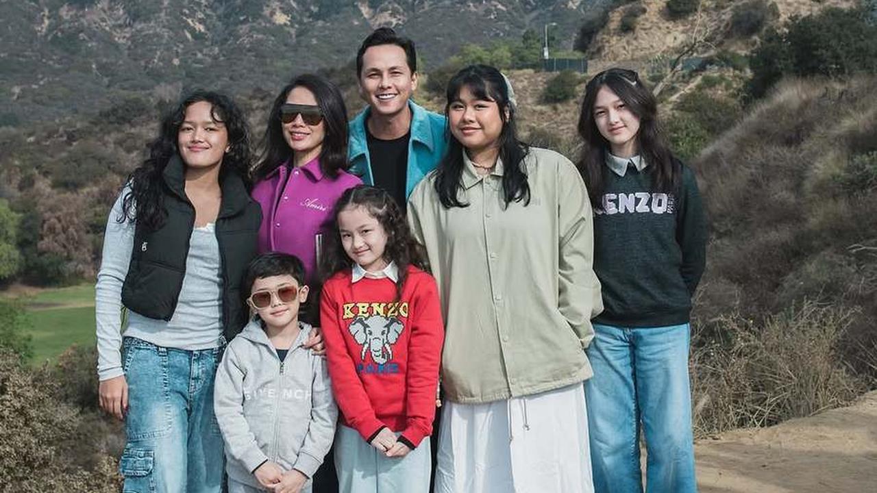 8 Potret Bahagia Andhika Pratama Boyong Keluarga Liburan ke Los Angeles, Ussy Sulistiawaty: Hampir Gagal