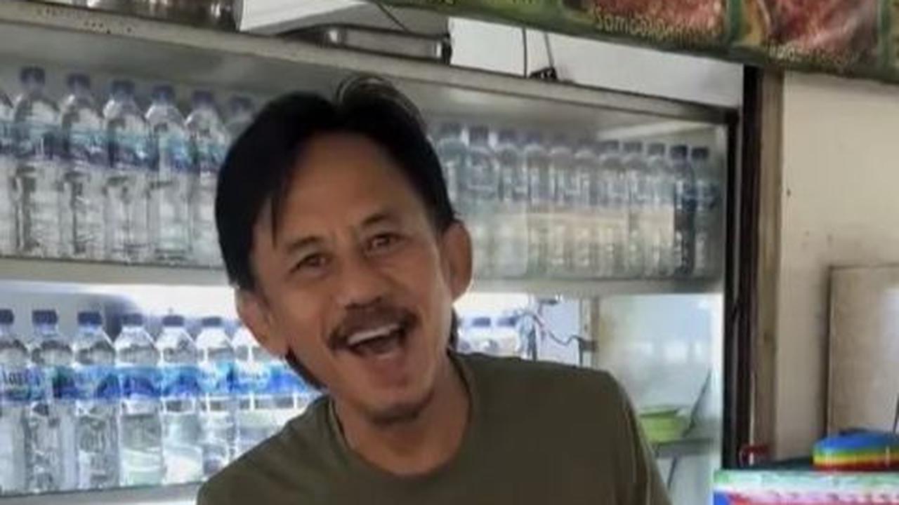 Potret Terbaru Epy Kusnandar 'Kang Mus' Jualan di Kantin Buka dari Jam 3 Pagi!