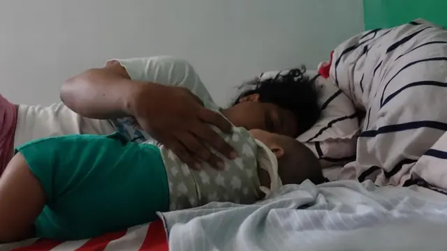 Momen Seru Indah Permatasari Rawat Anak Seorang Diri