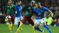 Timnas Brasil bersua Kamerun dalam laga persahabatan di Stadium mk, Milton Keynes, Selasa (20/11/2018). (AFP/Glyn Kirk)
