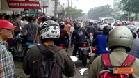 Tiga orang  karyawan toko grosir rokok di Jalan Ciledug Raya, tepatnya di area Kreo, Ciledug, Jakarta Selatan ditemukan tewas. 