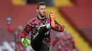 Jika dibandingkan dengan David de Gea, Dean Henderson telah bermain dalam 8 laga dan membuat 8 keeper sweepings. David de Gea yang telah bermain dalam 24 laga baru membuat 10 keeper sweepings. (AFP/Michael Regan/Pool)