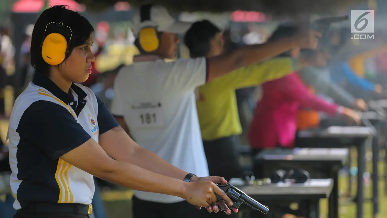 Aksi Para Polwan Cantik dalam Kejuaraan Menembak Polwan Cup