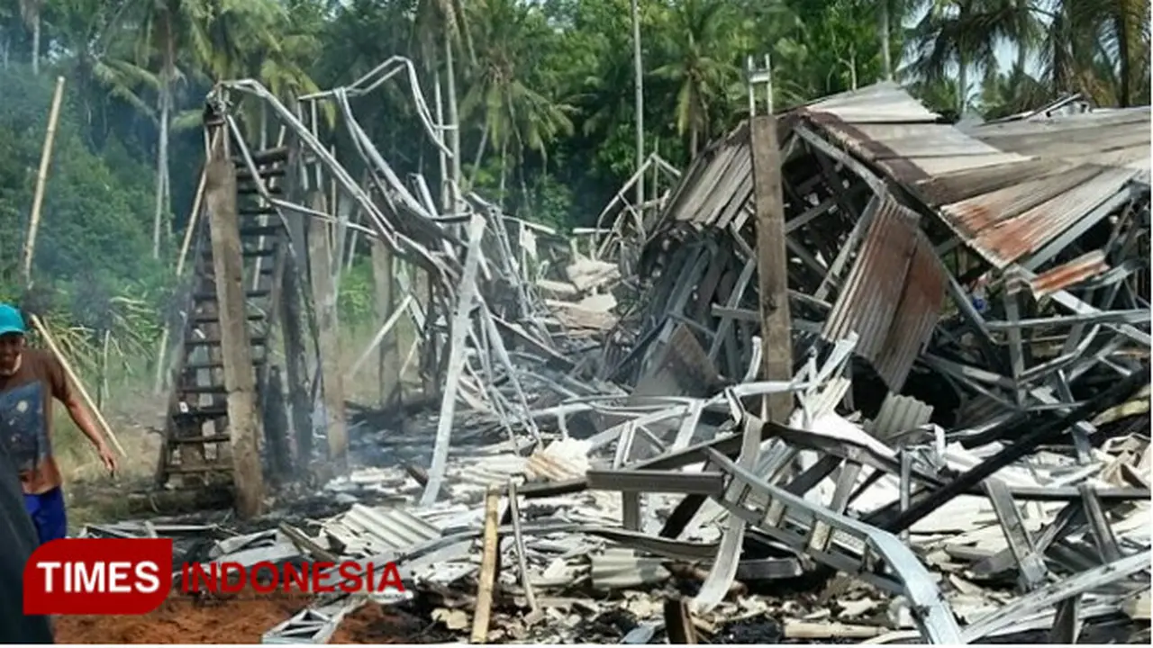 Kandang Ayam Terbakar