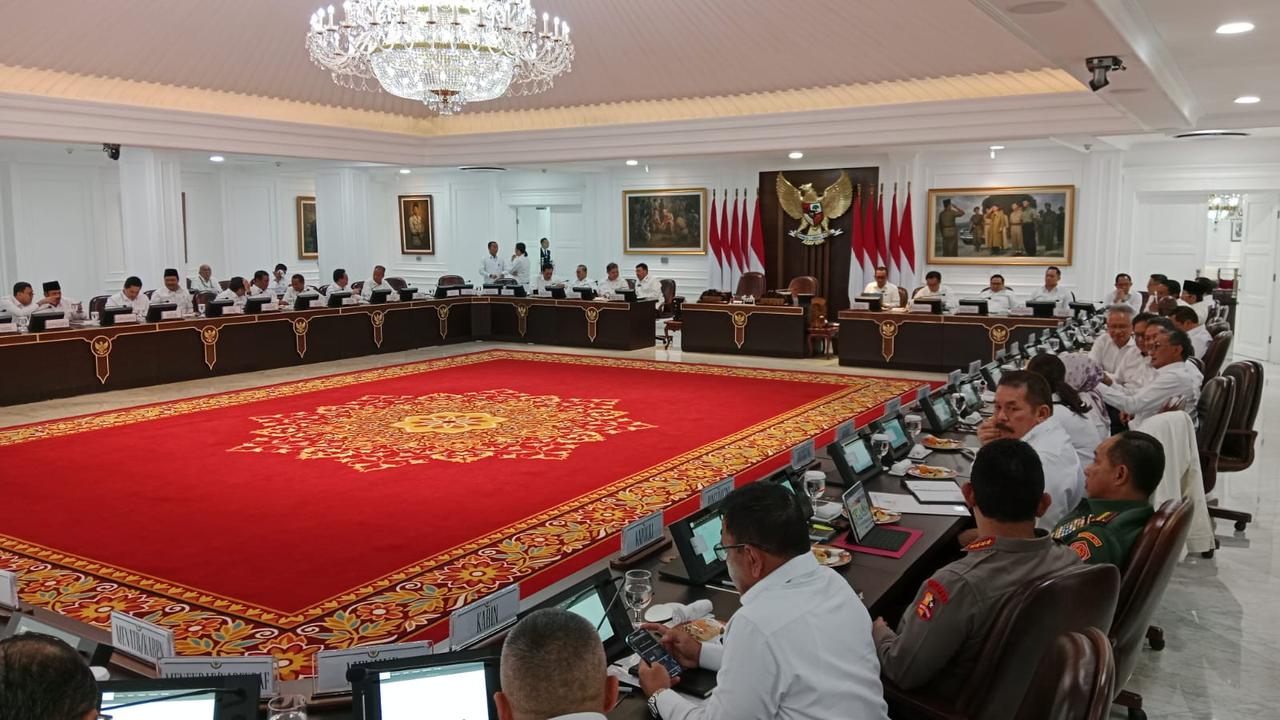 Survei Poltracking, Kepuasan Publik pada Pemerintah Turun jadi 55,1 Persen