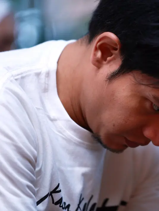 "Sudah kayak teman, dia udah seperti jadi belahan hidup aku. Kita jalankan selalu berdua kalau ngga sama saudara. Hobi kami juga sama,"jelas Dimas Seto. (Adrian Putra/Bintang.com)