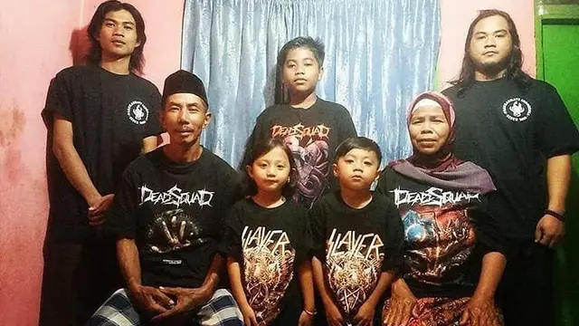 7 Potret Nyeleneh Dandadan Anak Metal Ini Bikin Tepuk Jidat