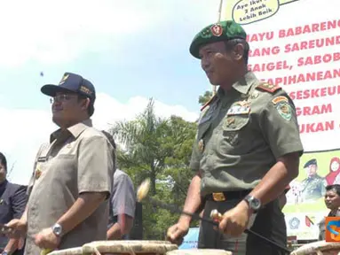 Citizen6, Bandung: Gubernur Jawa Barat H. Ahmad Heryawan menutup Bakti TNI KB Kes Terpadu Kodam III/Siliwangi sekaligus pencanangan Kesatuan Gerak PKK KB Kesehatan. (Pengirim: Pendam III/Slw)