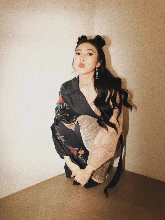 [Fimela] Isyana Sarasvati