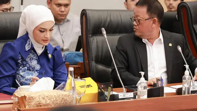 Potret Putri Zulhas saat Pimpin Rapat (credit: instagram/putri_zulhas)