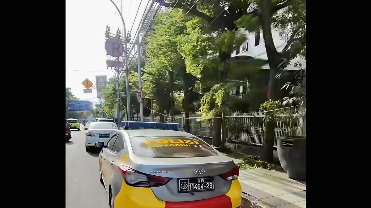 Viral Mobil Dinas Kapolsek Rappocini Makassar Langgar Rambu-Rambu Jalan, Propam Turun Tangan