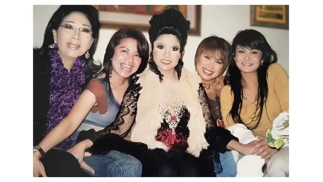 Titiek Puspa Meninggal Dunia, Ini 12 Potret Artis Kenang Kebersamaan Sang Legenda Musik
