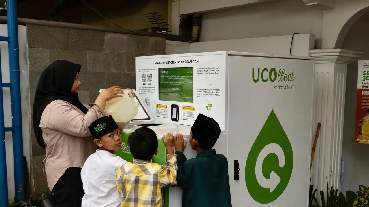 noovoleum menyediakan UCOllect Box untuk mengumpulkan minyak jelantah