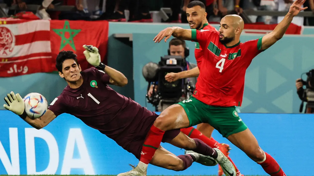 Kiper Yassine Bounou Jadi Pahlawan Maroko