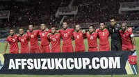 Pemain Timnas Indonesia berpose sebelum menjalani laga leg pertama final Piala AFF 2016 antara Indonesia vs Thailand di Stadion Pakansari, Cibinong, Jawa Barat, Rabu (14/12/2016).  (Bola.com/Peksi Cahyo)