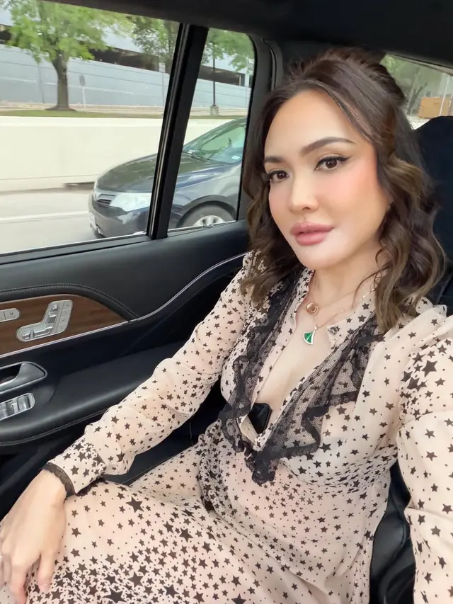 Shandy Aulia Nonton Konser Bruno Mars di Amerika Serikat [@shandyaulia]
