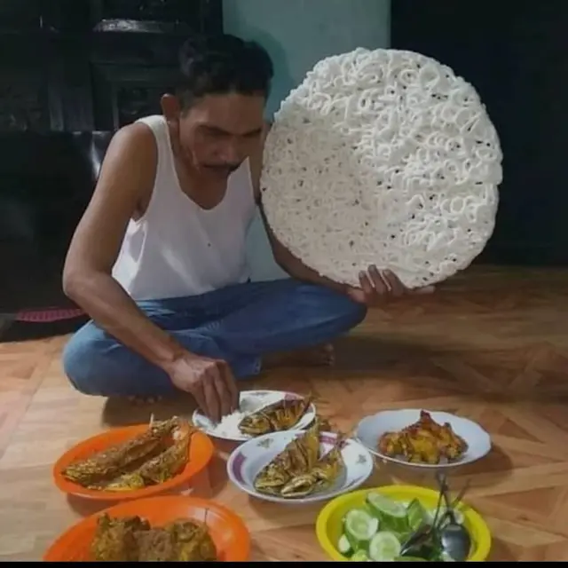 6 Potret Lauk Jumbo Ini Bikin Bingung Cara Habiskan, Nasinya Cuma Sedikit