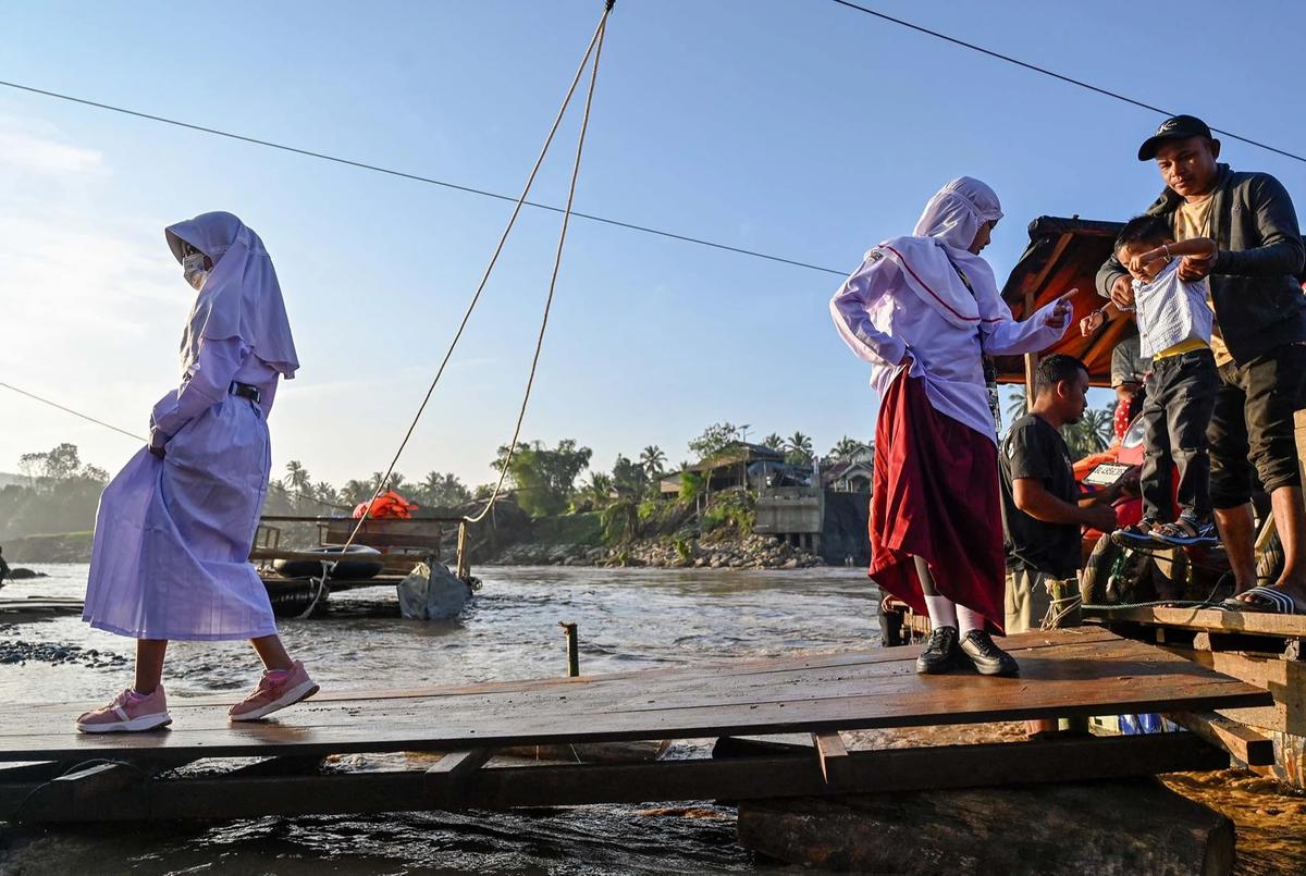 FOTO: FOTO Anak Anak Kembali Bersekolah Pascabencana Di Bireuen Aceh