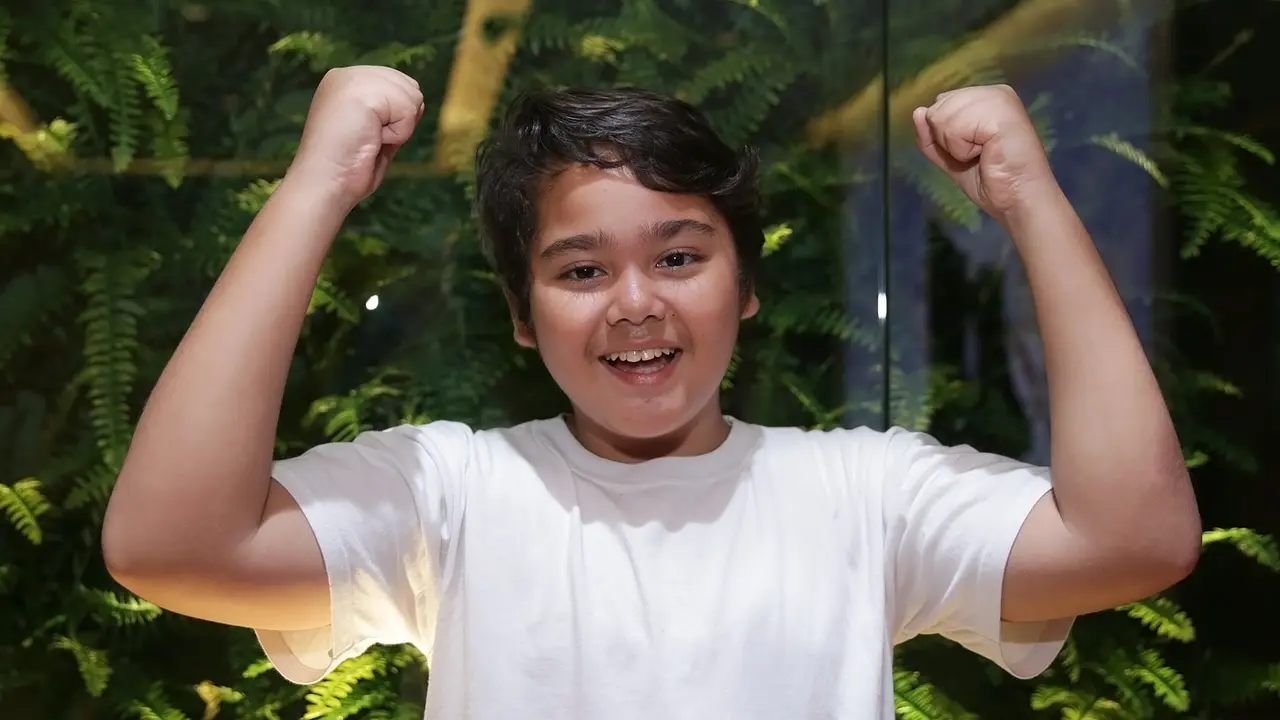 [Bintang] Adam Farrel