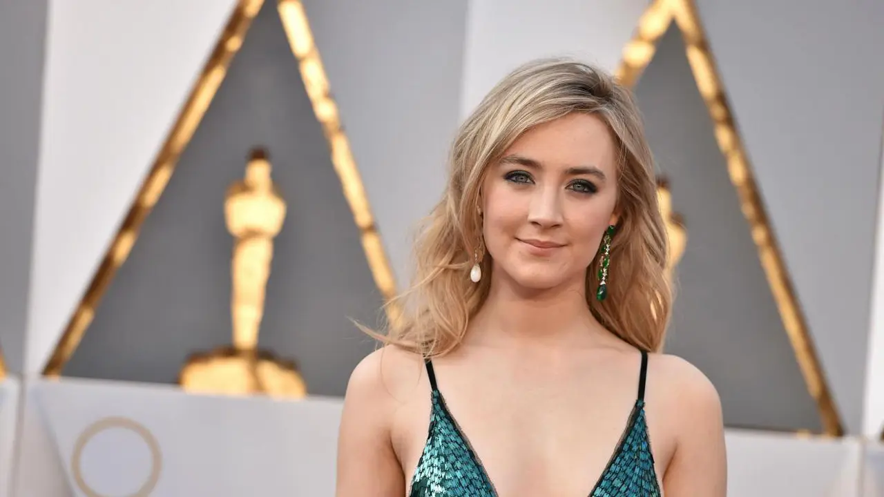 Top 3: Gaun Hijau Cantik Saoirse Ronan untuk 2 Ajang Oscar
