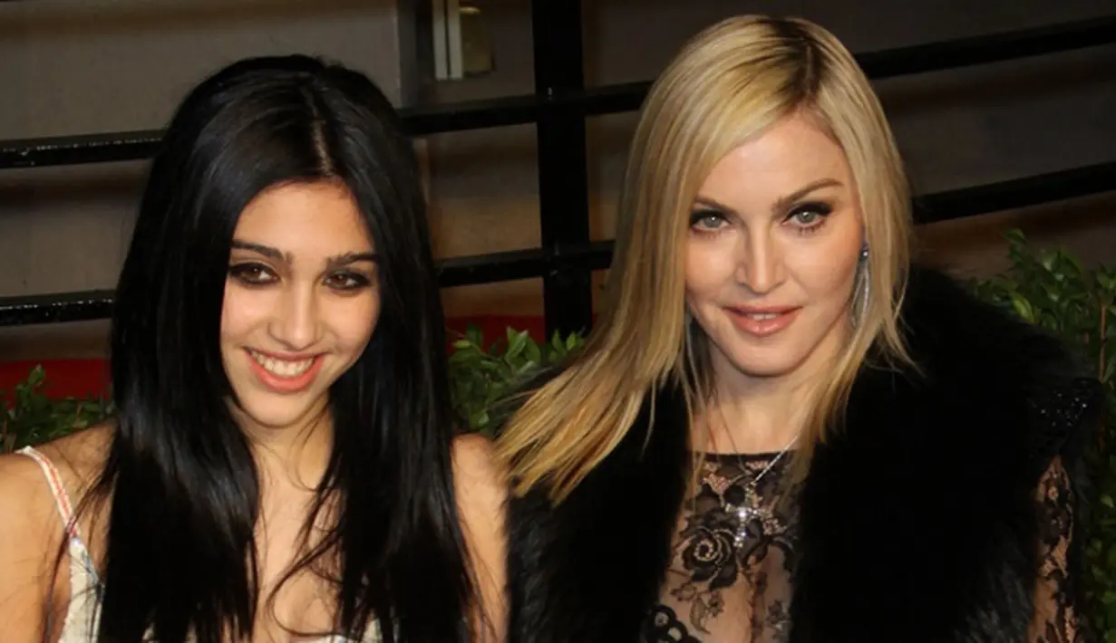 Madonna dan Lourdes Maria Ciccone Leon. (via brightside.me)