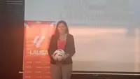Delegasi LALIGA di Indonesia Almudena Gomez dalam jumpa pers di Jakarta, Rabu (9/8/2023). (foto: Liputan6.com/Bogi Triyadi)