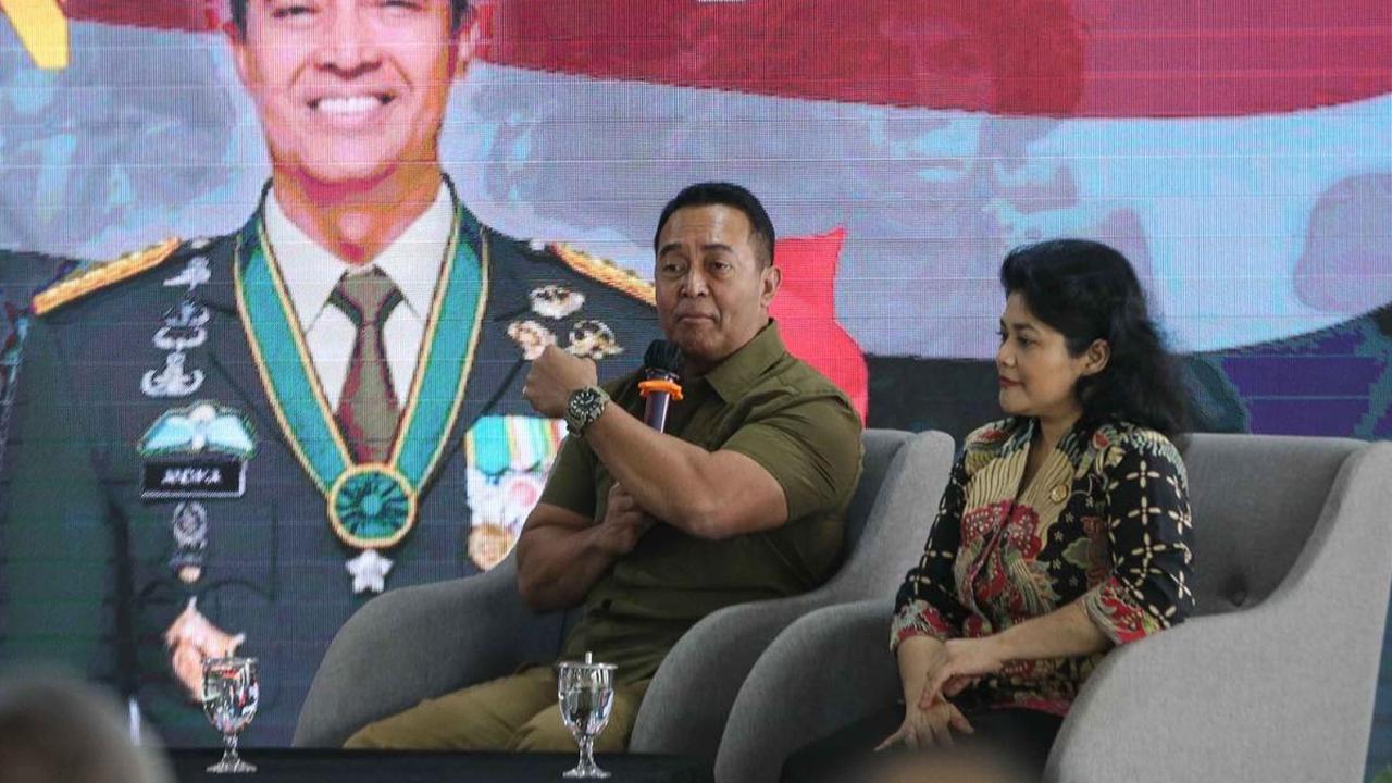 Mantan Panglima TNI, Jenderal (Purn) Andika Perkasa memberikan kuliah umum kebangsaan bertema 'Menyongsong Hari Kemerdekaan 17 Agustus' di Universitas Indonesia (UI), Salemba, Jakarta, Selasa (8/8/2023). 

Melalui materinya, Andika menyampaikan perihal 