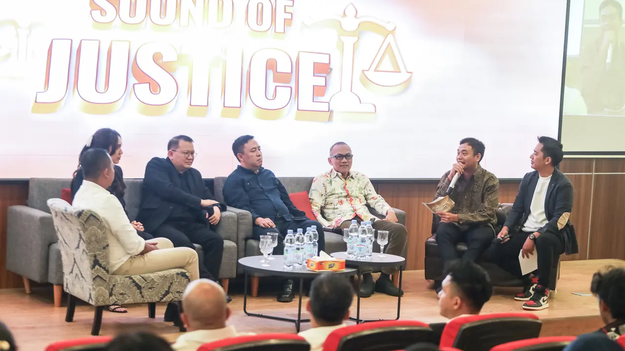 Diskusi publik bertajuk Sound of Justice bertema “Hukum Rasa Manusia: Bikin Aman, Bukan Bikin Takut” di Auditorium Tommy Koh–Mochtar Kusumaatmadja, Fakultas Hukum Universitas Padjadjaran, Jatinangor, Jabar. (Istimewa)