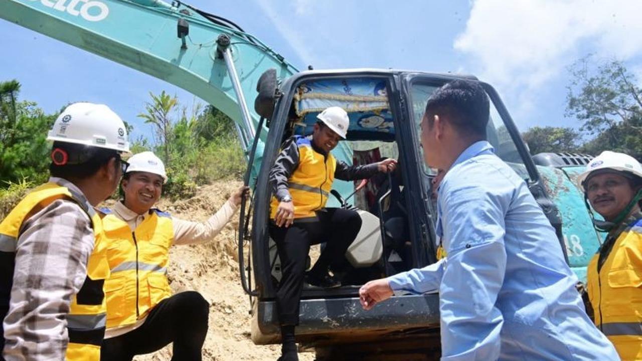 Gubernur Sulsel Resmikan Groundbreaking Pembangunan Jalan Sabbang-Rongkong di Luwu Utara
