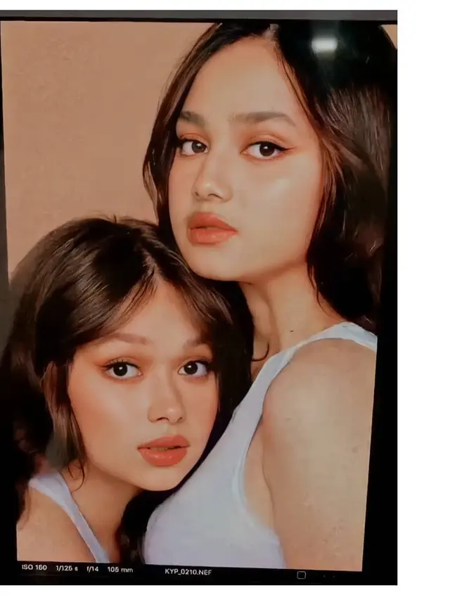 6 Pemotretan Syifa Hadju dan Rebecca Klopper, Disebut Kembaran