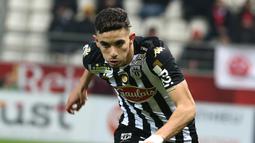 Rayan Ait Nouri - Chelsea dikabarkan tengah mengincar Rayan Ait-Nouri pemain SCO Angers untuk menabah kekuatan di barisan bek kiri the Blues.  (AFP/Francois Nascimbeni)