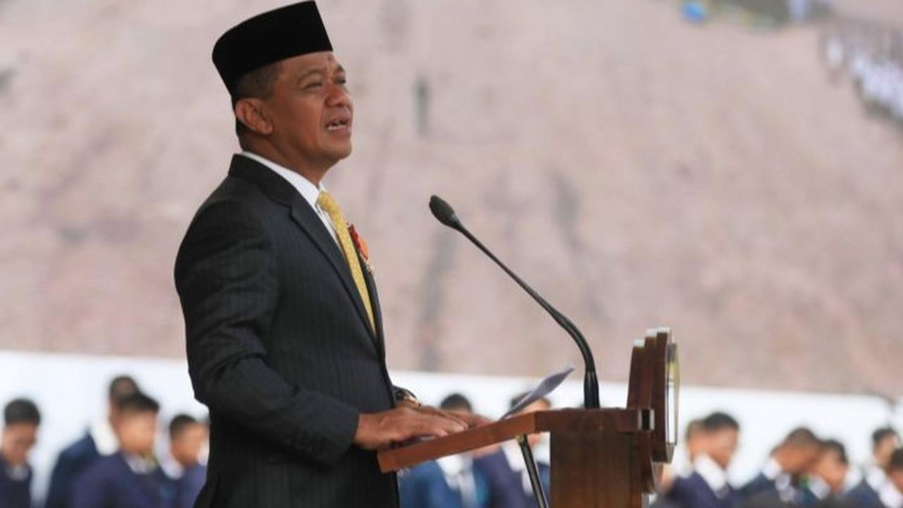 VIDEO: Wajah Tegang Bahlil Gugup Salah Sebut Menteri "Kacau Ini", Prabowo & Mensesneg Saling Lirik