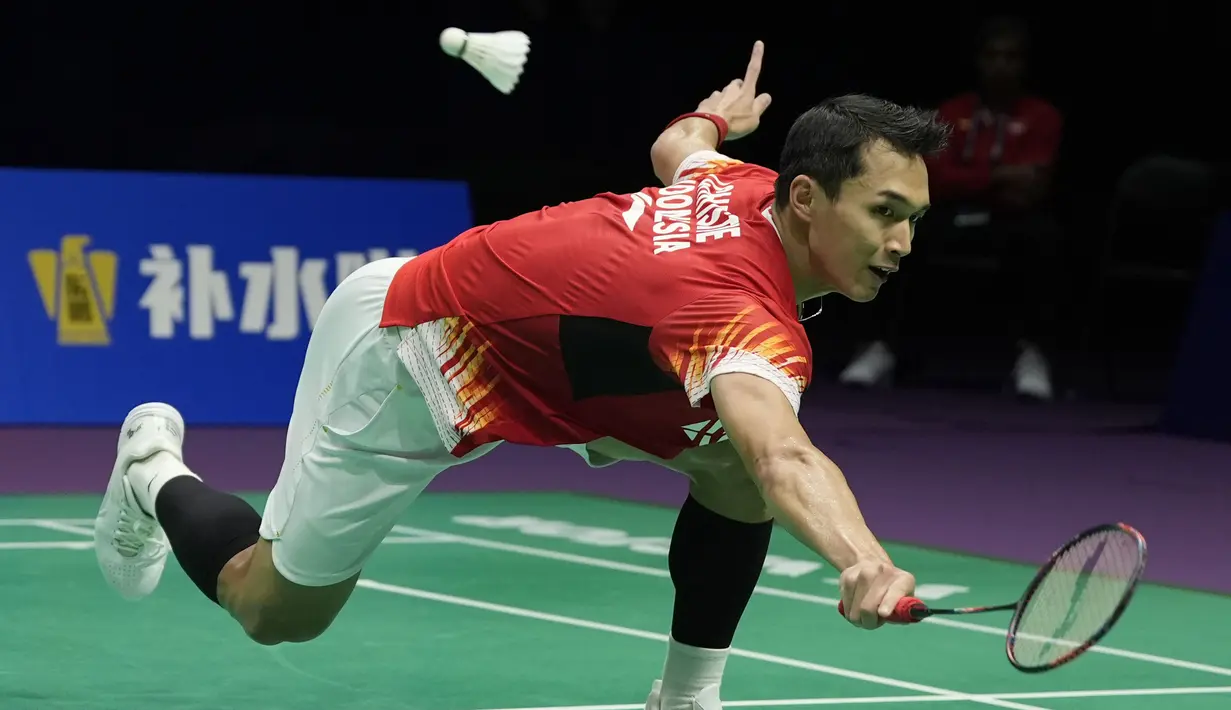 Akhirnya Jonatan Christie mengunci tiket final Piala Thomas 2024 untuk Indonesia berkat kemenangan 21-11 dan 21-16 atas Wang Tzu Wei di pertandingan ketiga. (AP Photo/Ng Han Guan)