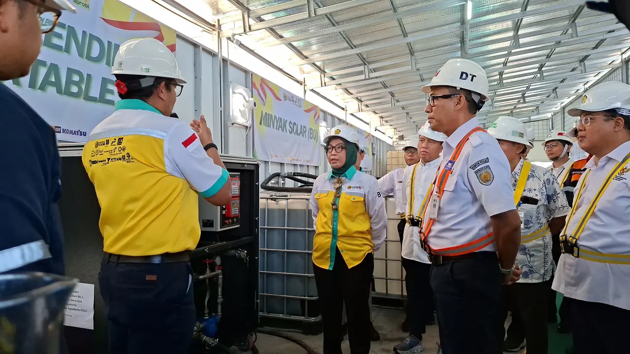 Seremoni proses uji coba biodiesel B50 sebagai bahan bakar kereta api. (Liputan6.com/Arief)