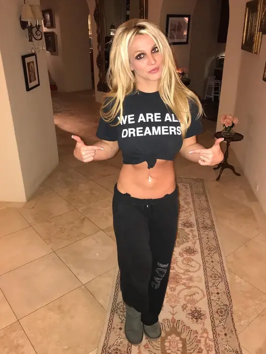 Meski sudah miliki dua anak, Britney Spears tetap menjaga tubuhnya agar tetap fit dan seksi. (Instagram/britneyspears)