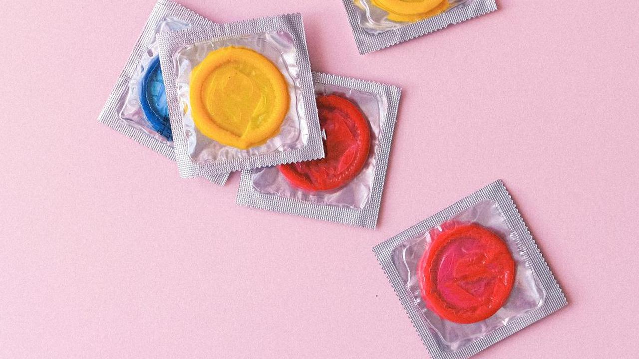 Kenapa Sih Ada Kondom yang Memiliki Rasa-rasa? Apa Fungsinya?