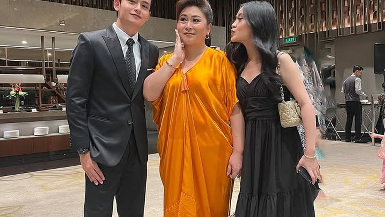 Bukan dengan Lyodra, 7 Potret Randy Martin Kondangan Bareng Sosok Tersayang Ini - Tampil Formal Pakai Setelan Jas