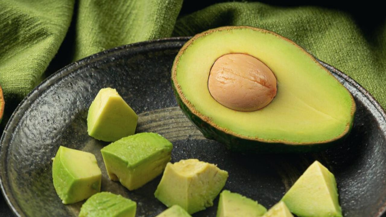 Berapa Kalori dan Nutrisi dari Buah Alpukat? Kalori yang Perlu Diwaspadai dalam Setiap Suapan