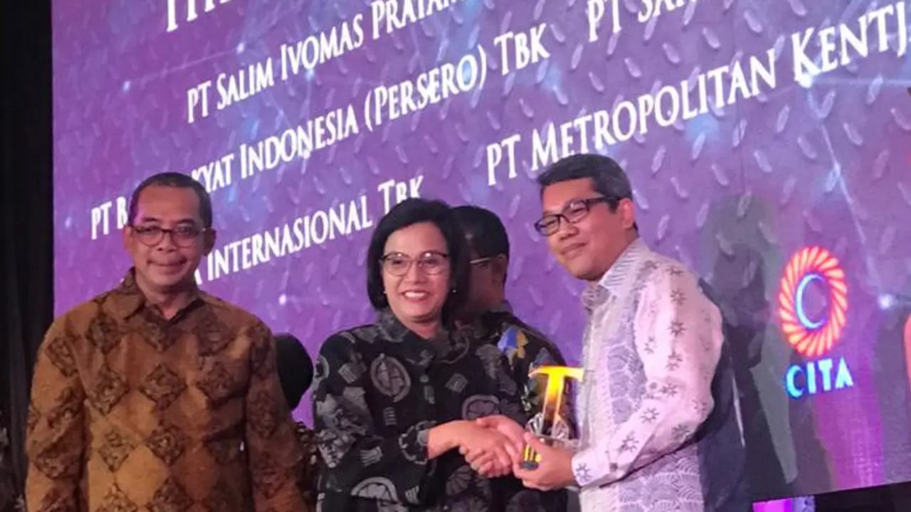 Penghargaan Adaro dari Menteri Keuangan Sri Mulyani