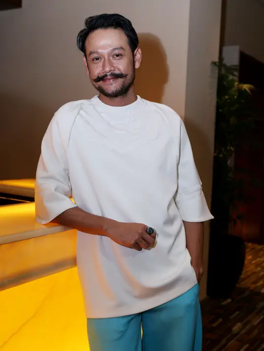Perjuangan yang ada selama syuting tetap Dwi Sasono syukuri karena banyak diberi kelancaran saat melakoni produksi film yang disutradarai oleh Richyana ini. (Nurwahyunan/Bintang.com)