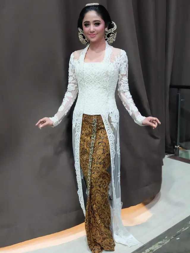 Dewi Perssik