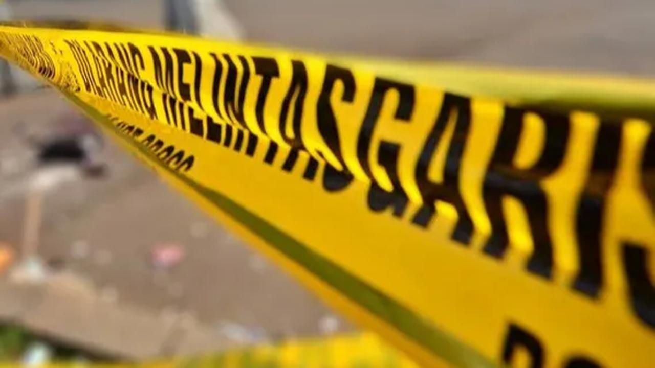 Pasal 428 juga mengatur sanksi bagi seseorang yang melakukan aborsi dengan ketentuan lain. Ayat a menyebutkan, orang yang melakukan aborsi dengan persetujuan perempuan tersebut dipidana pidana penjara paling lama 5 tahun.