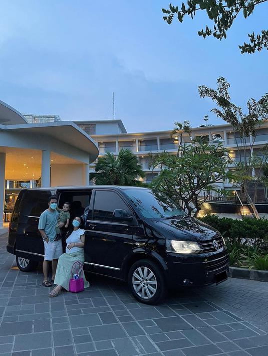 VW Caravelle 11-Seater. (Source: Instagram/@ariefmuhammad)