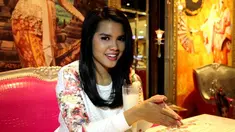 Dua pasangan selebriti janda tanah air mencoba merajut asmara kembali, setelah lepas dari taruma kegagalan asmara terdahulu.
