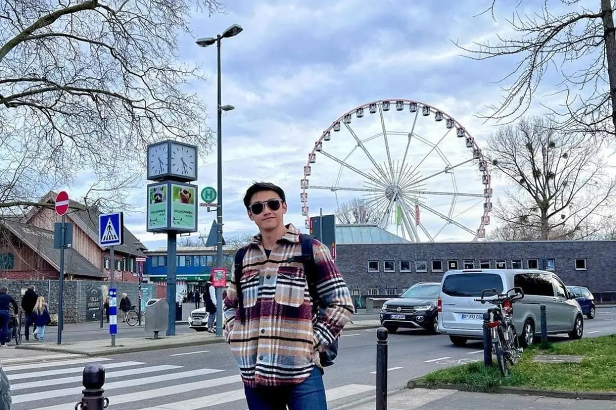 Caesar Hito punya wajah yang tampan